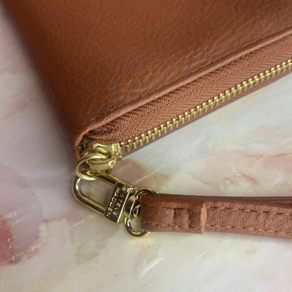 Steve Madden Cognac Pebbled Leather Zip Around Continental Wristlet Wall… - Picture 7 of 12